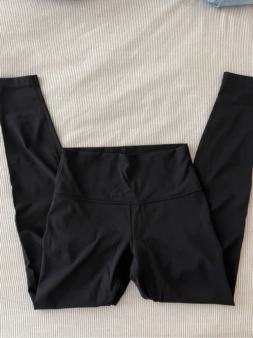 Lululemon Wunder Under Size 6 - Picture 2 of 2